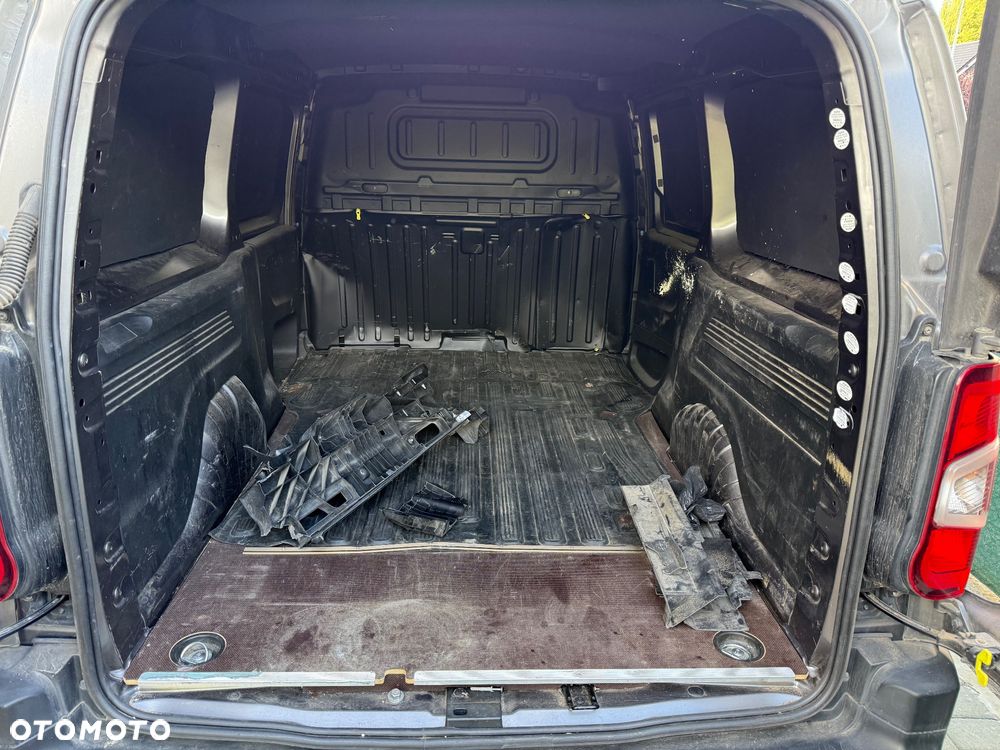 Opel Combo 1.5 CDTI Essentia S&S - 13