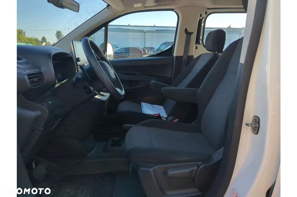 Toyota ProAce 1.2 D-4t 130km A/t Long Furgonbrygactive - 6