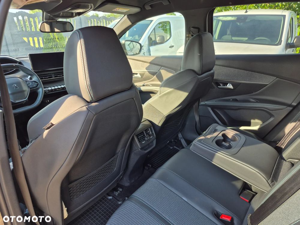 Peugeot 3008 1.2 PureTech Allure S&S EAT8 - 24