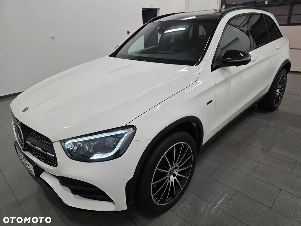 Mercedes-Benz GLC 300 de 4Matic 9G-TRONIC AMG Line Plus - 33