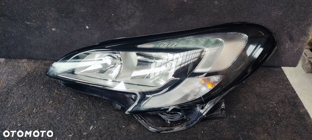 OPEL CORSA E LAMPA PRZEDNIA PRAWA PRAWY PRZÓD UK ANGLIK