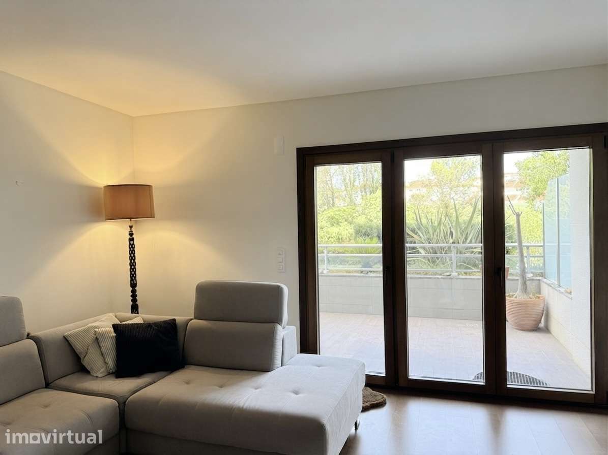 T2 com 155 m², Omnia 4, Terraço e Piscina a 15 Minutos de Lisboa - Grande imagem: 3/13