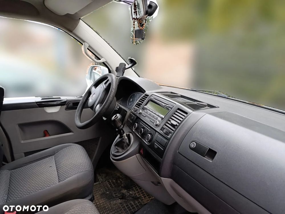 Volkswagen Caravelle - 4