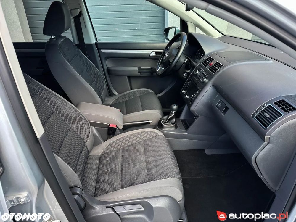 Volkswagen Touran - 26