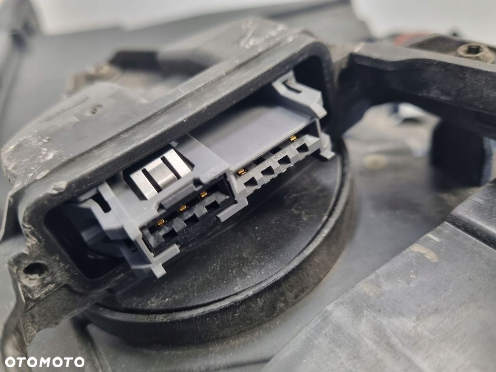 LAMPA PRAWA Volvo S60 II V60 10-13r PRZEDNIA PRAWY PRZÓD xenon 31299991 - 10