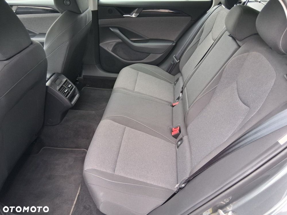 Volkswagen Passat - 23