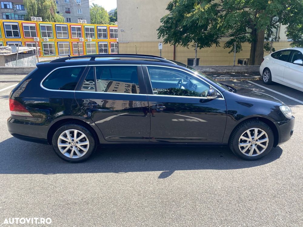 Volkswagen Golf - 8