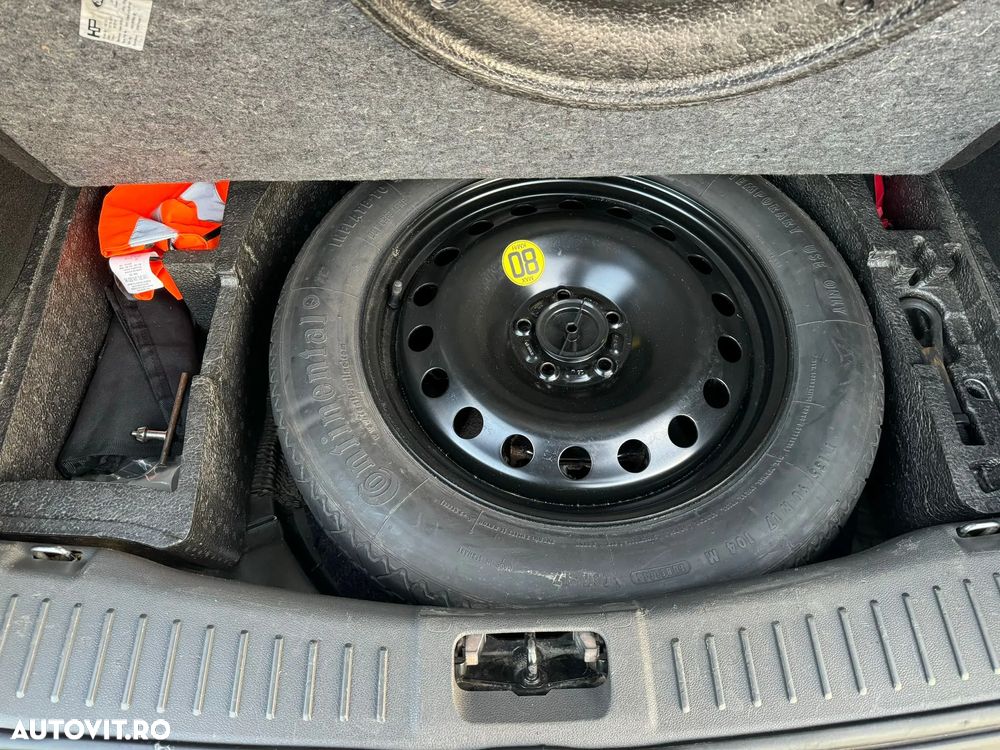 Ford Kuga - 40
