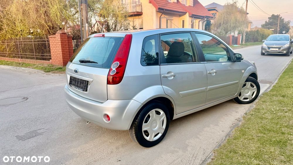 Ford Fiesta 1.4 Ambiente - 2