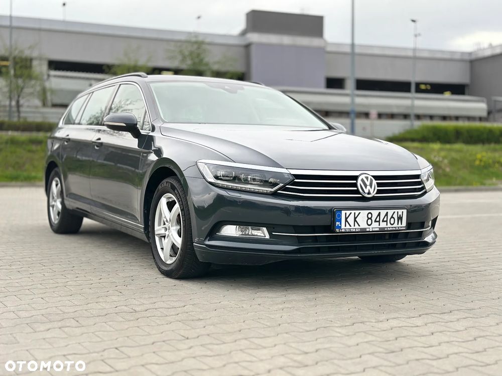 Volkswagen Passat 1.6 TDI (BlueMotion Technology) DSG Comfortline - 12