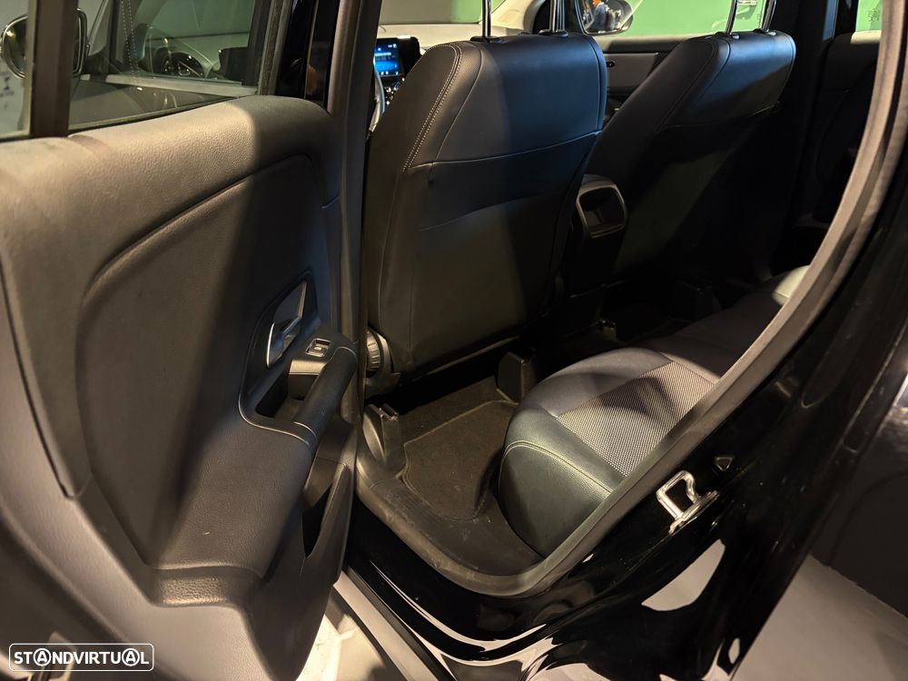 Mercedes-Benz GLA 180 7G-DCT - 10