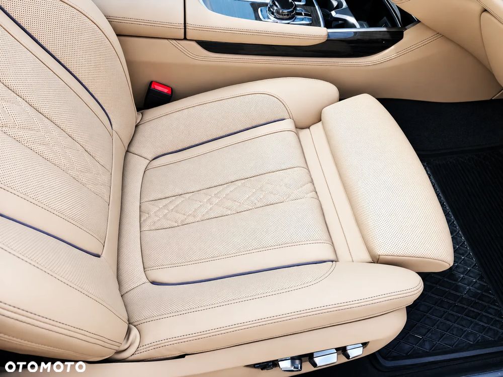 BMW Seria 7 750Li xDrive - 6
