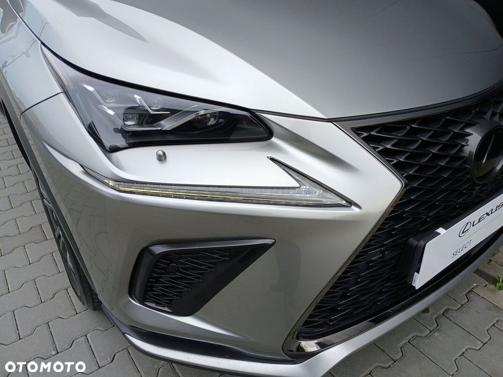 Lexus NX 300 F Sport AWD - 32