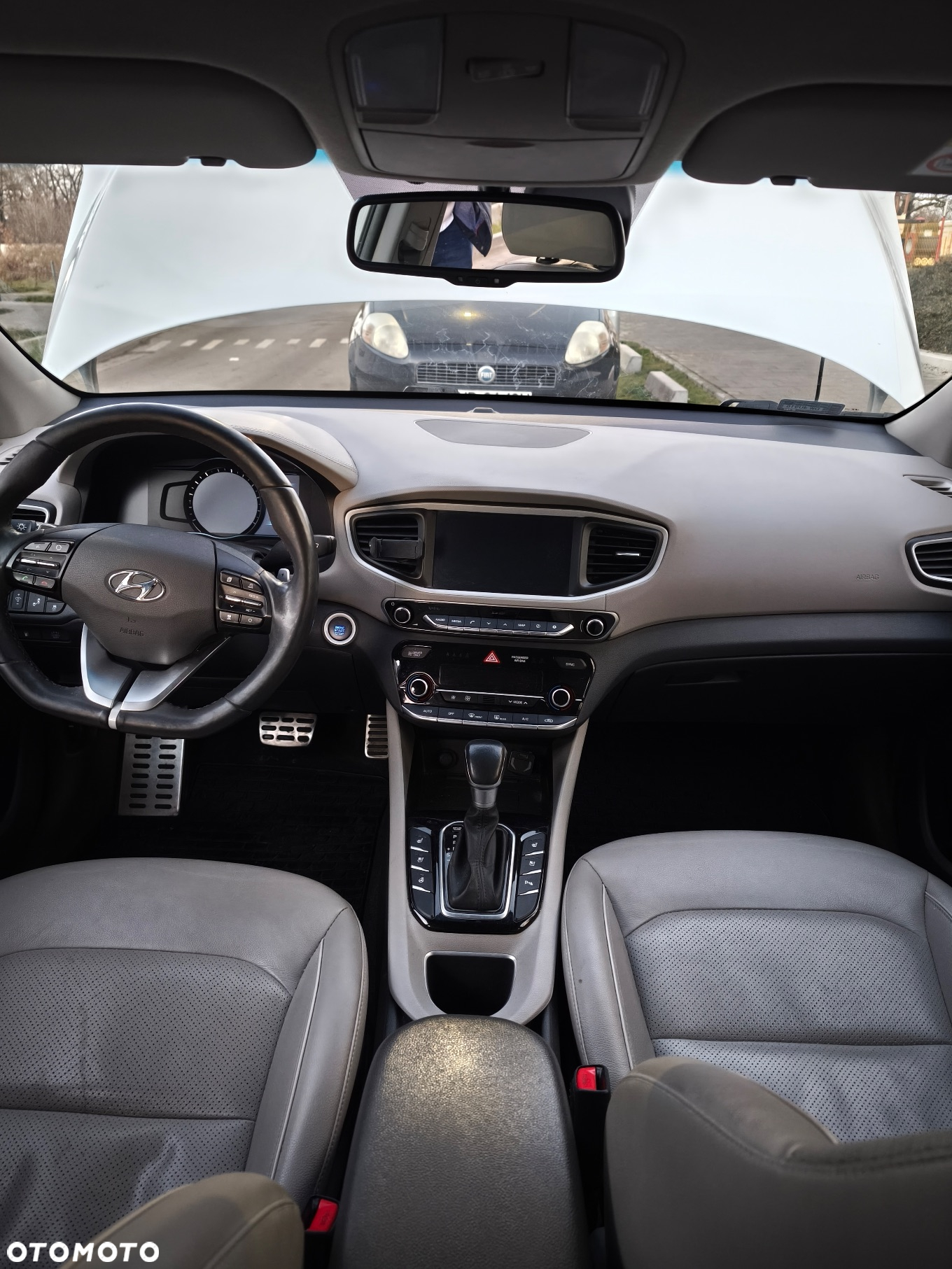Hyundai IONIQ ver-hybrid-platinum - 8