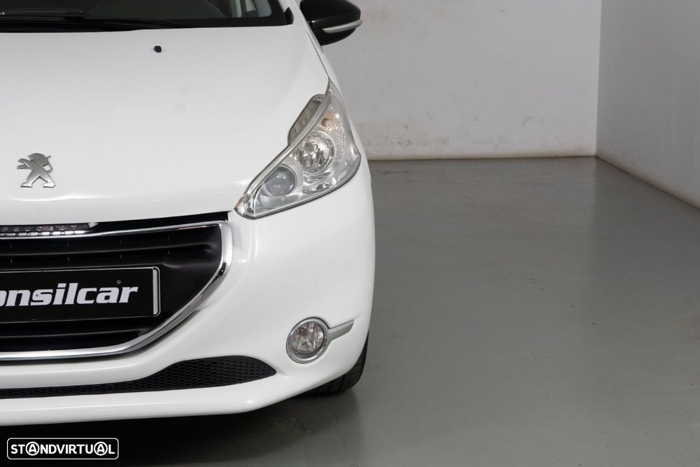 Peugeot 208 1.6 e-HDi SE Style - 14