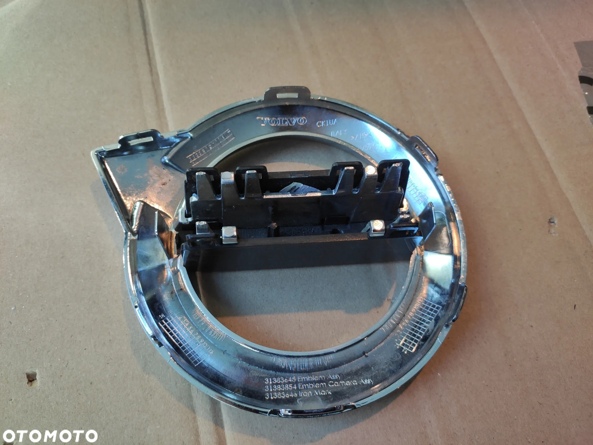 Znaczek Logo Emblemat Atrapy Chłodnicy Volvo S90 V90 XC90 II XC40 II XC60 II S60 III V60 III - 5