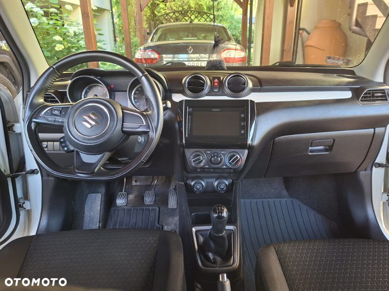 Suzuki Swift 1.2 Premium Plus - 10