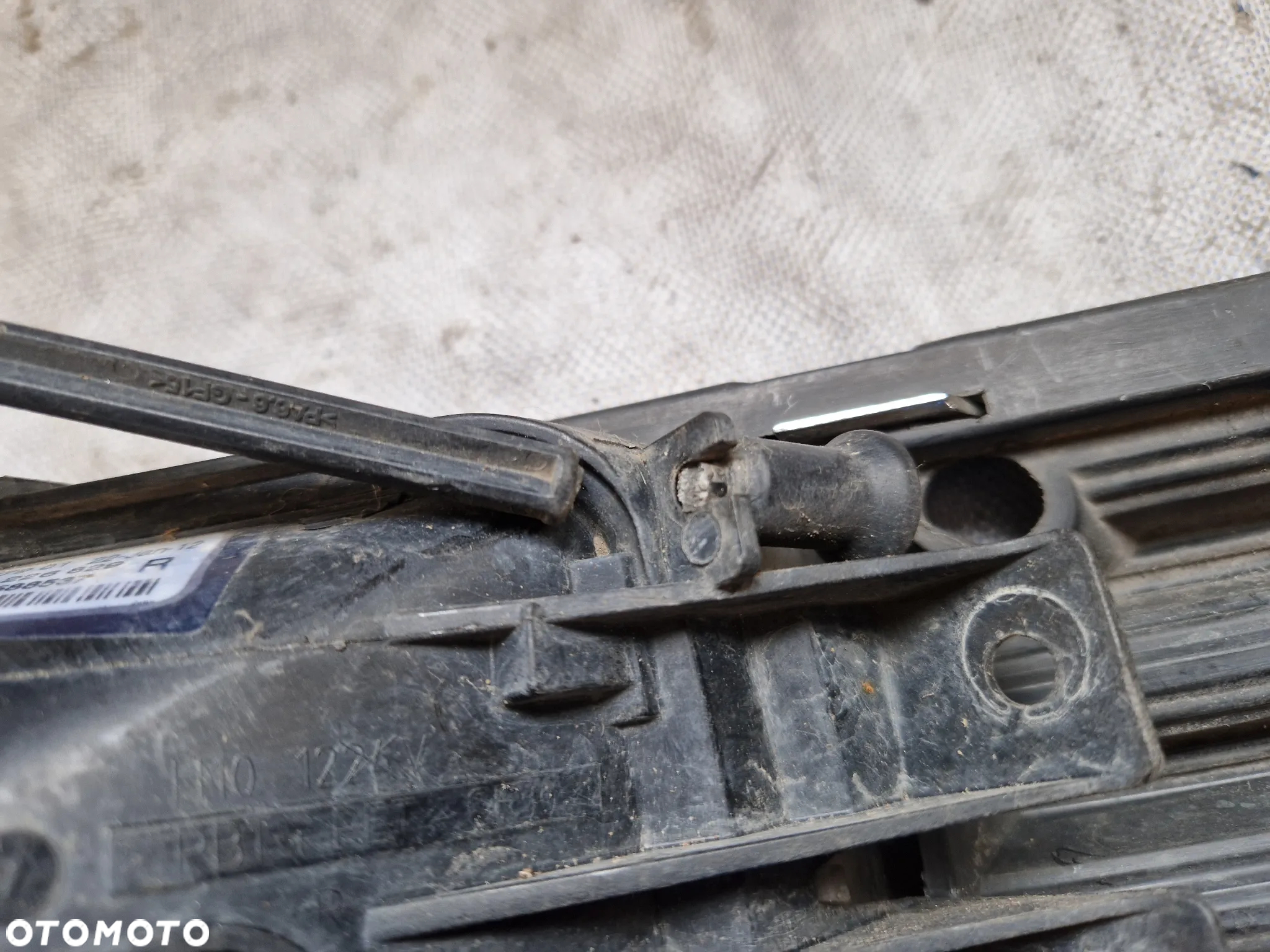Opel Insignia A Kratka Zderzaka Prawa Halogen Prawy - 8