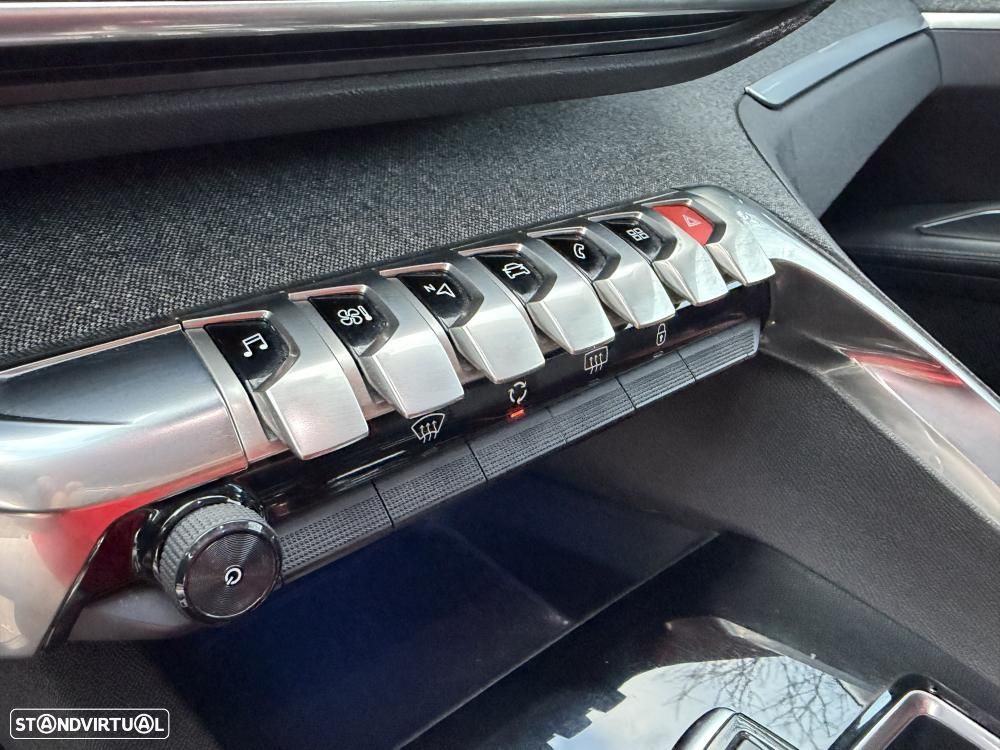 Peugeot 3008 1.6 BlueHDi Allure Grip Control EAT6 - 17