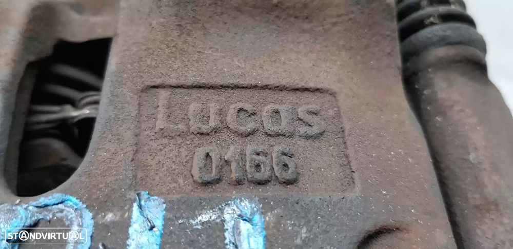 PINÇA TRAVÃO FRONTAL DIREITA NISSAN VANETTE CARGO FURGÃO 1999 -410007C000 - 1