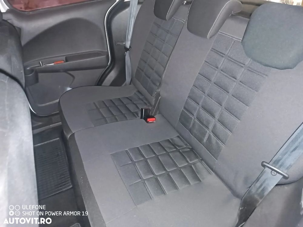Ford Tourneo Courier - 10