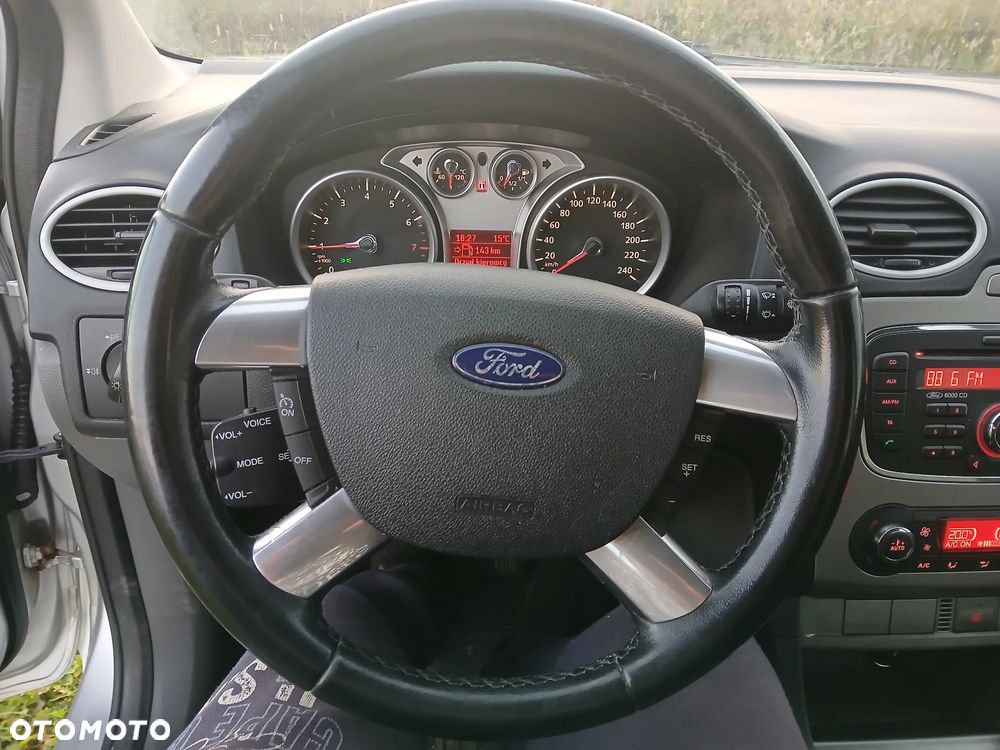 Ford Focus 1.6 16V Ambiente - 26
