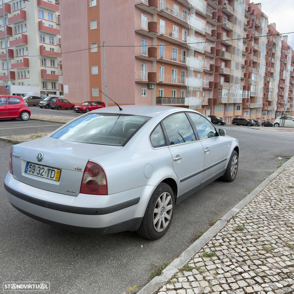 VW Passat 1.9 TDi Highline - 4