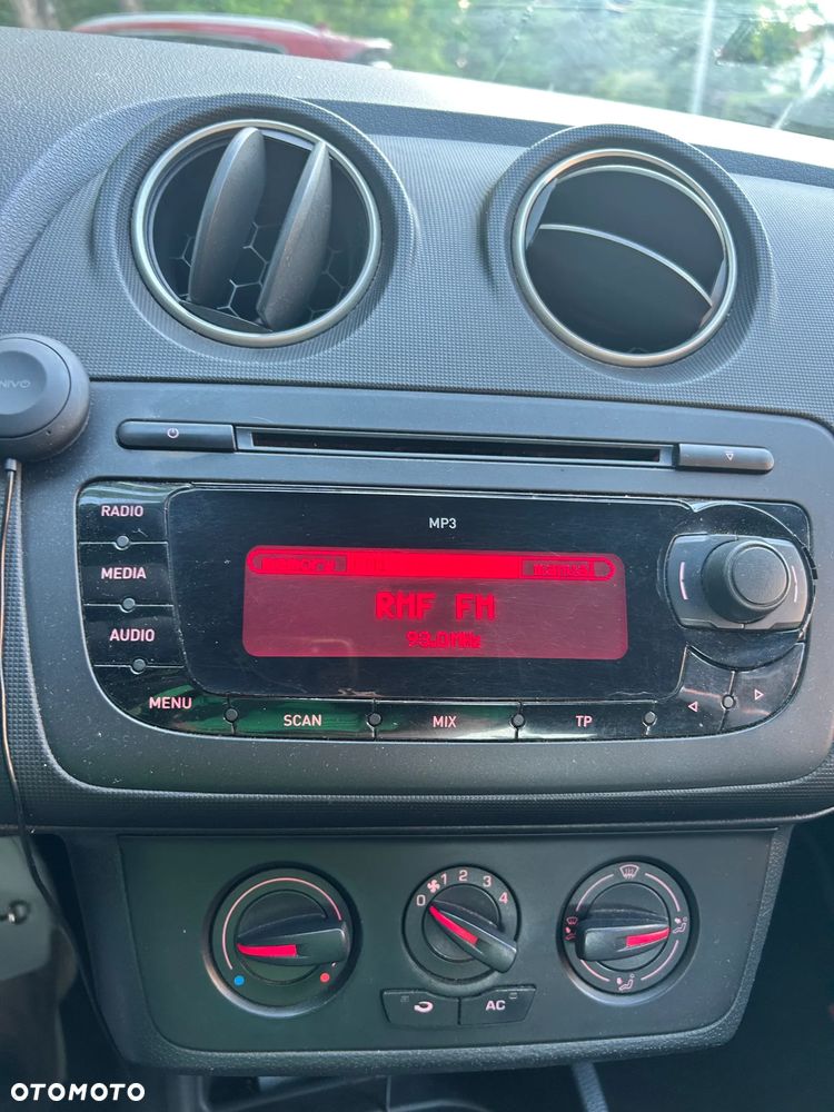 Seat Ibiza 1.6 16V Reference - 5