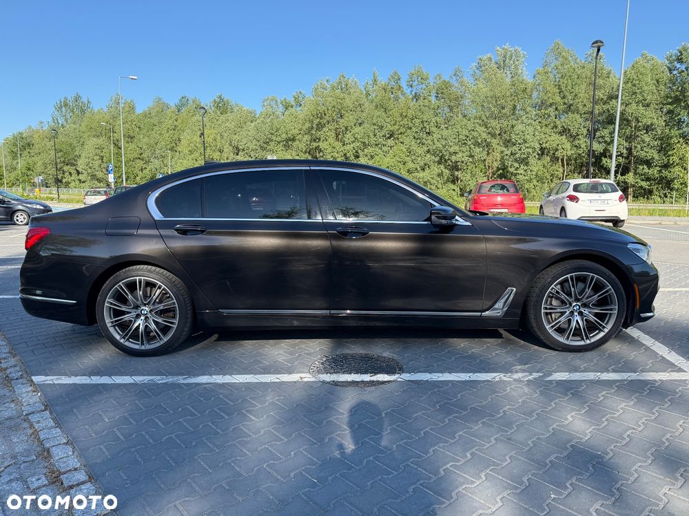BMW Seria 7 750i xDrive Edition Exclusive - 8