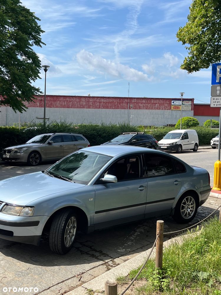 Volkswagen Passat 1.8 - 6