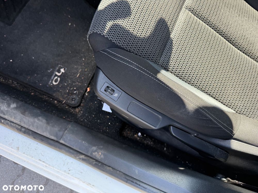 Citroën C4 e-HDi 115 Selection - 8