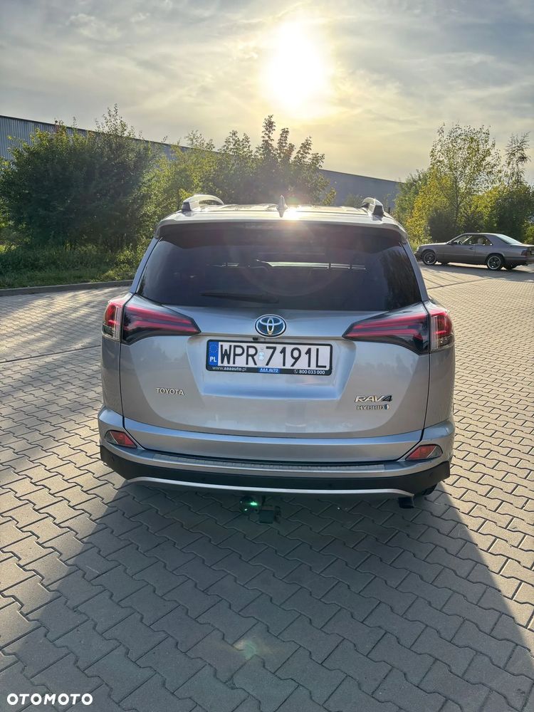 Toyota RAV4 Hybrid Style 4x4 - 5