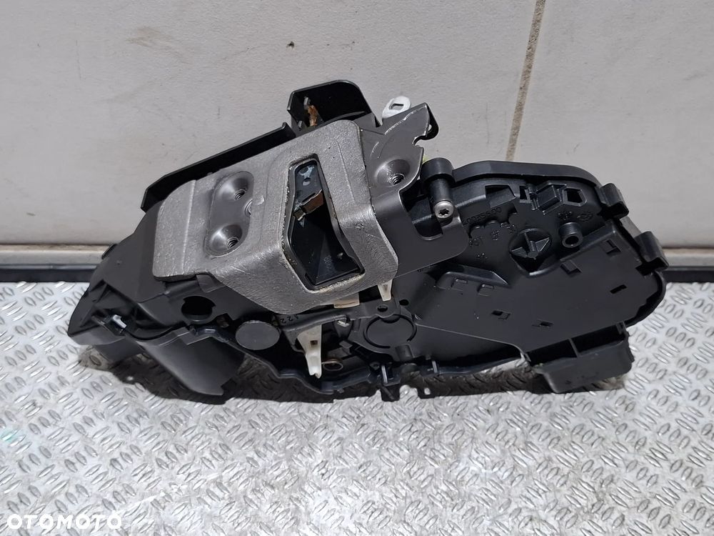 Zamek drzwi prawy przód Land Rover Range Rover Sport rok 2010 lift 5,0 V8 510 KM nr 6W8A21812GF - 5