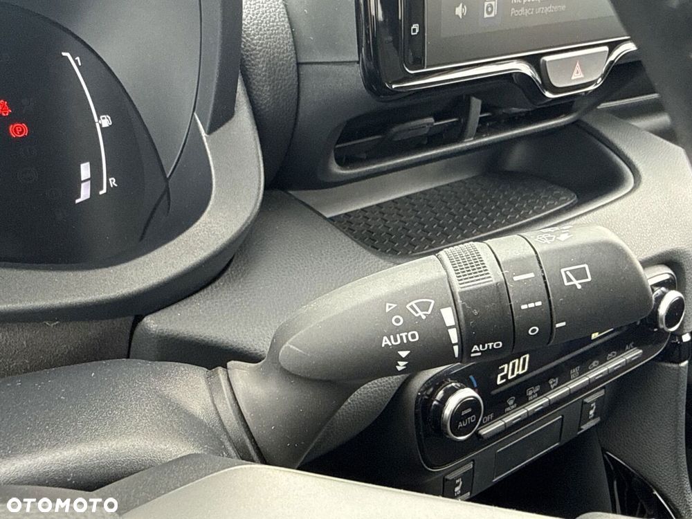 Toyota Yaris Hybrid 1.5 Style - 22