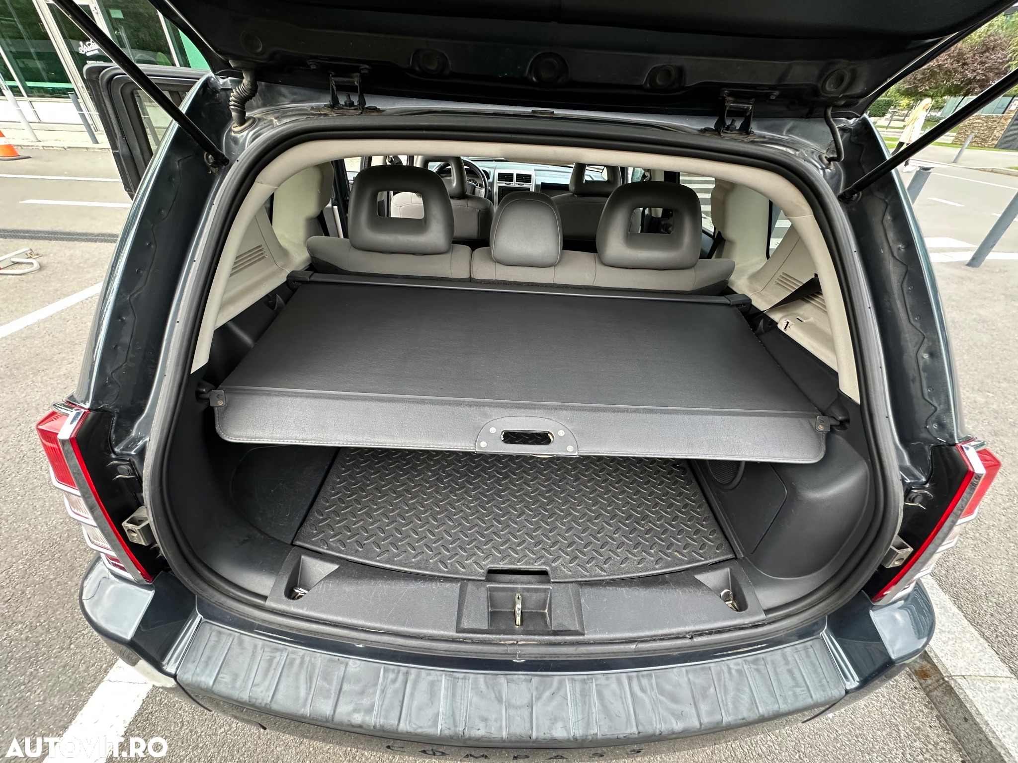 Jeep Compass - 14