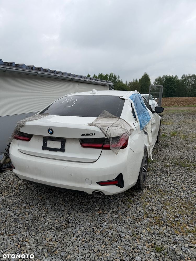 BMW Seria 3 330i Edition Luxury Line Purity - 4