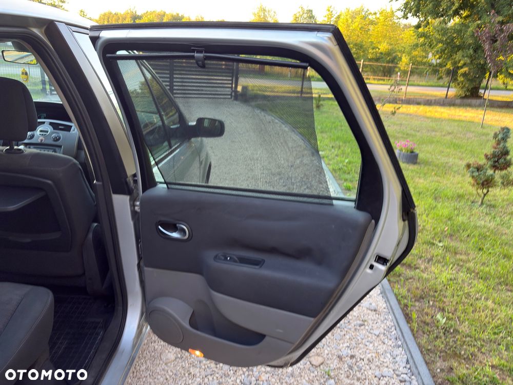 Renault Grand Scenic - 27