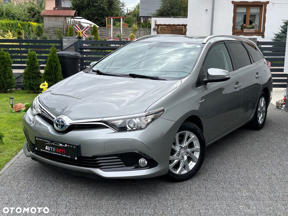 Toyota Auris 1.8 HSD Prestige NAVI - 2