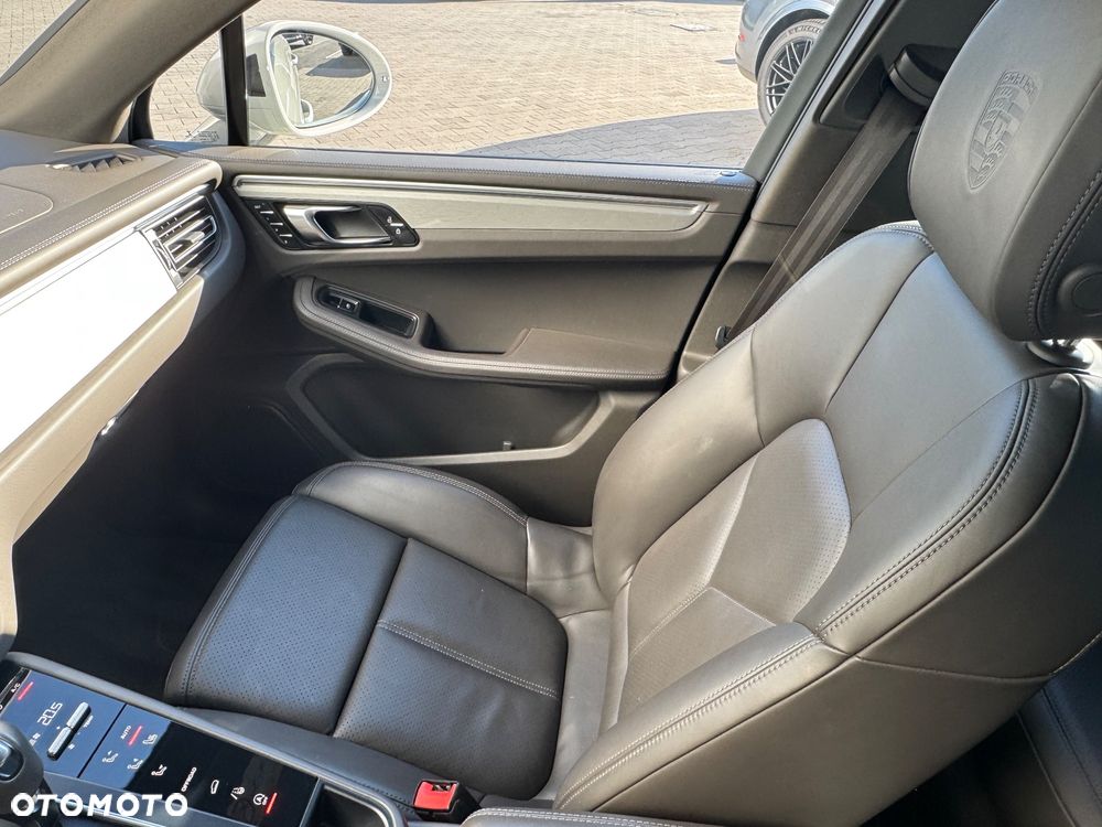 Porsche Macan Standard - 24