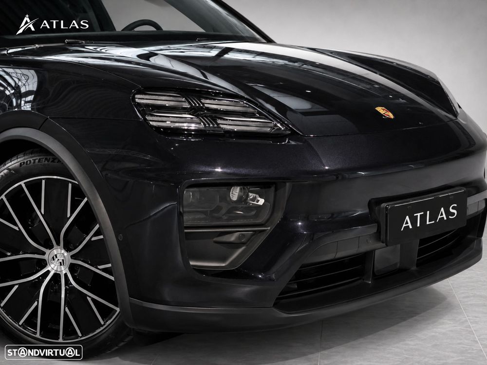 Porsche Macan Electric 4 - 7