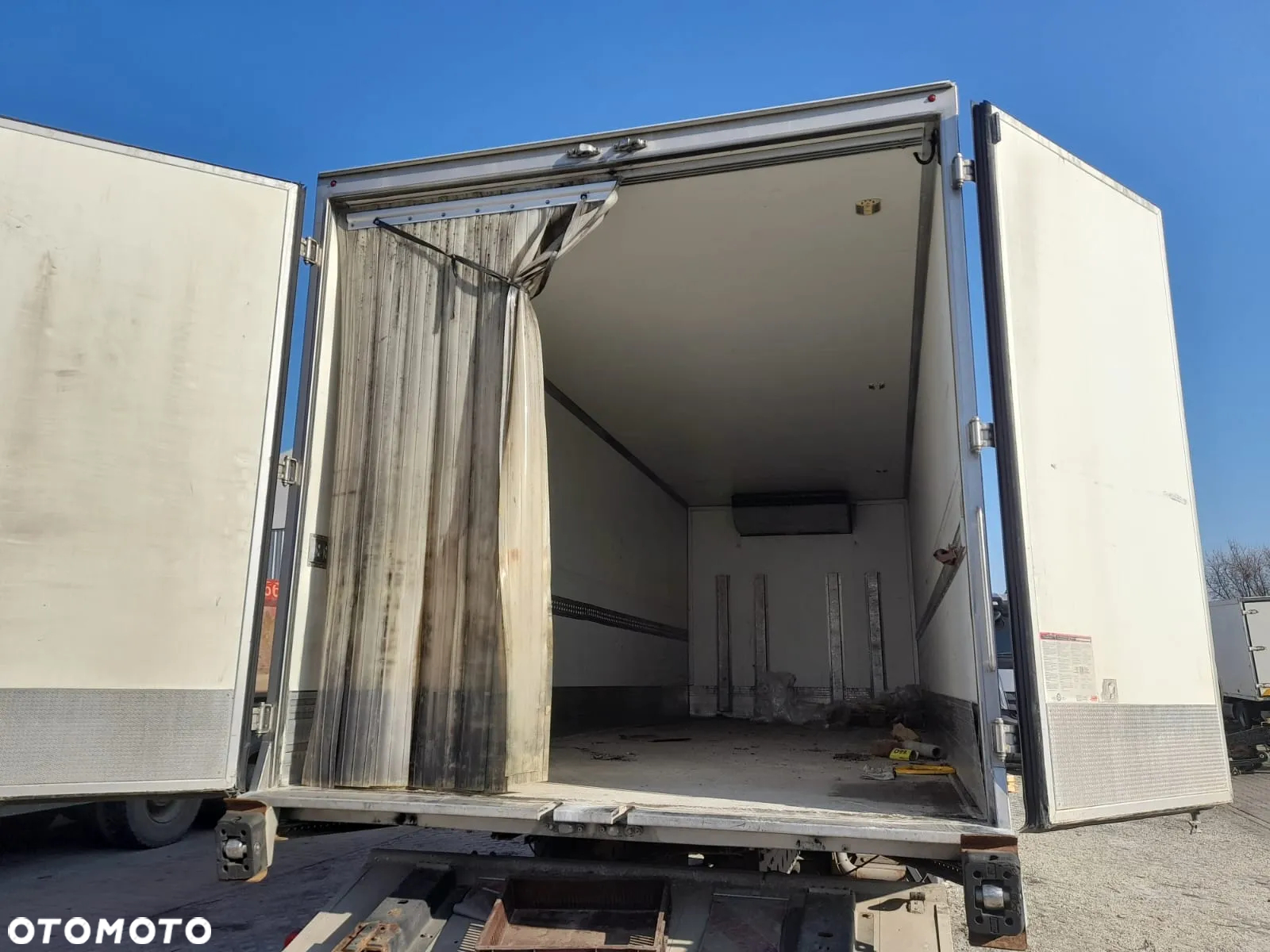 Kontener izoterma zabudowa Mercedes 7,45x2,6x2,65m - 8