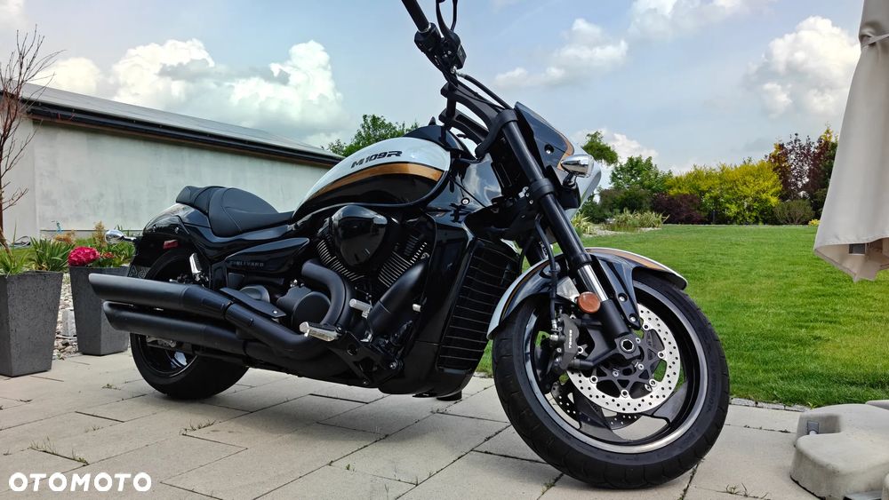 Suzuki Boulevard - 16