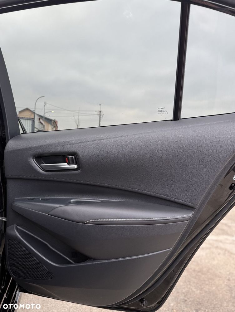 Toyota Corolla 1.8 Hybrid Executive - 26