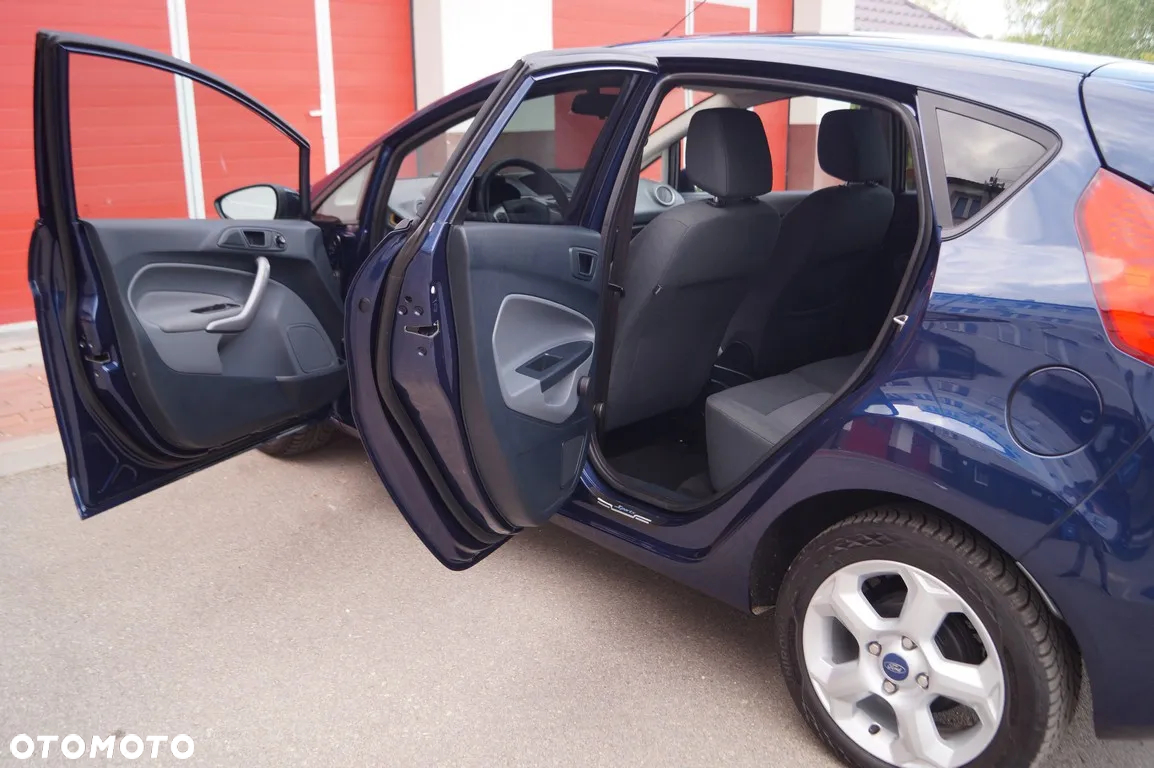 Ford Fiesta 1.25 Ambiente EU5 - 14