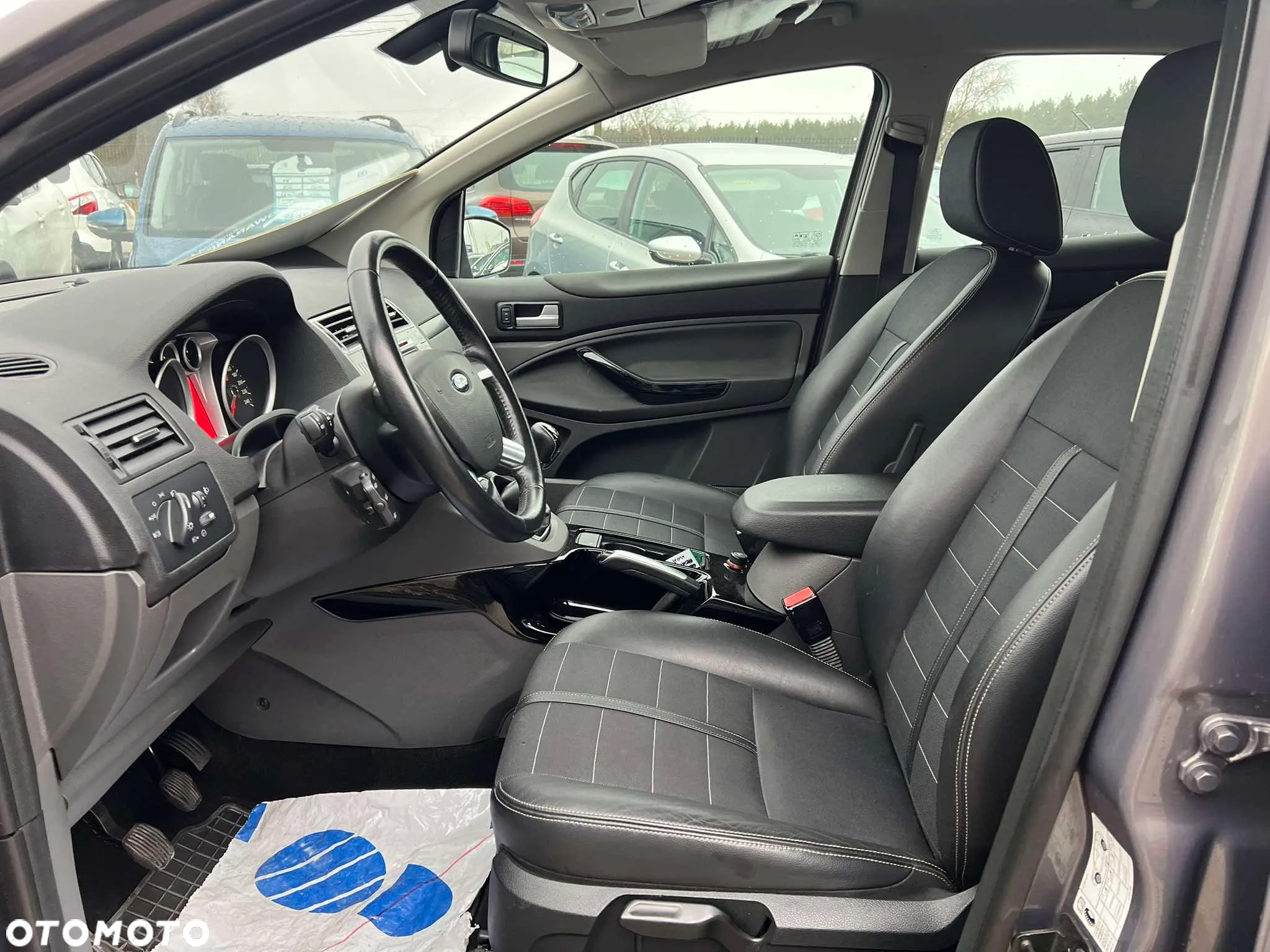 Ford Kuga 2.0 TDCi Titanium - 8