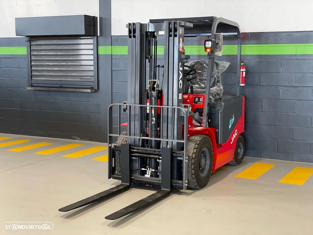 JAC CPD25J Empilhador Elétrico - 2