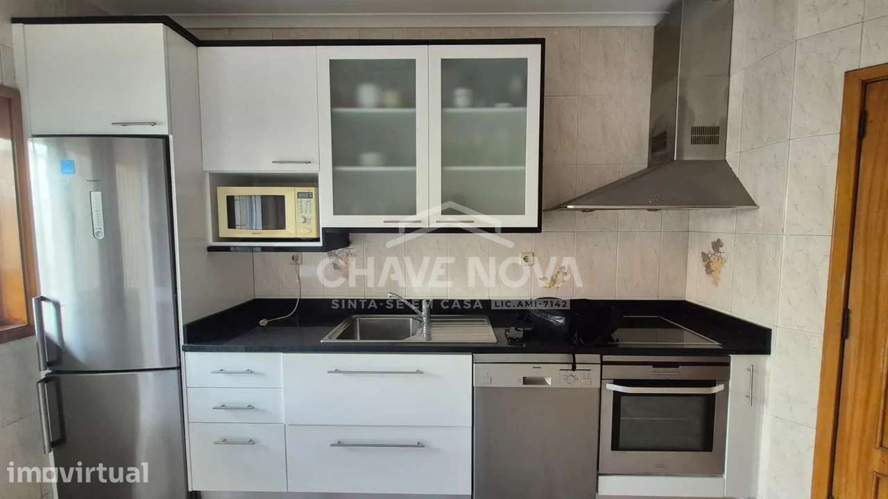 Apartamento T3 na Rua Bélgica - Grande imagem: 2/23