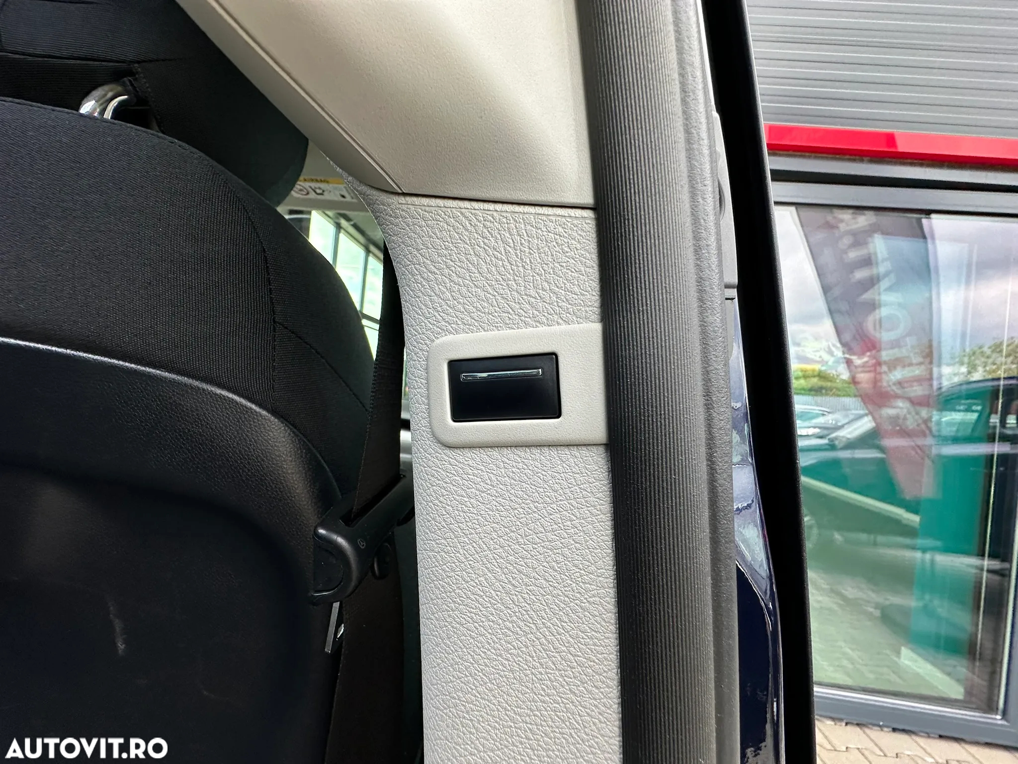 Mercedes-Benz V 250 d Combi Lung 190 CP RWD 9AT Exclusive - 27