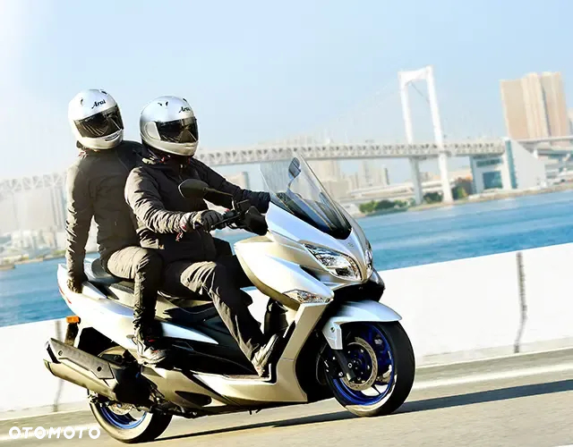 Suzuki Burgman - 7