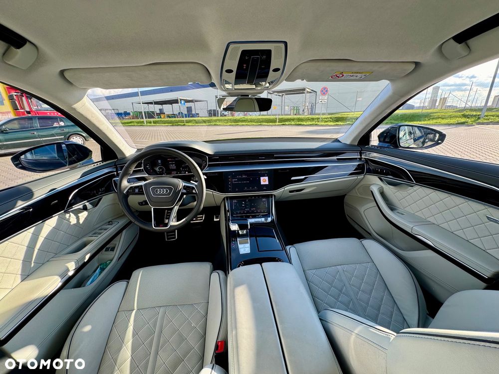 Audi A8 - 4
